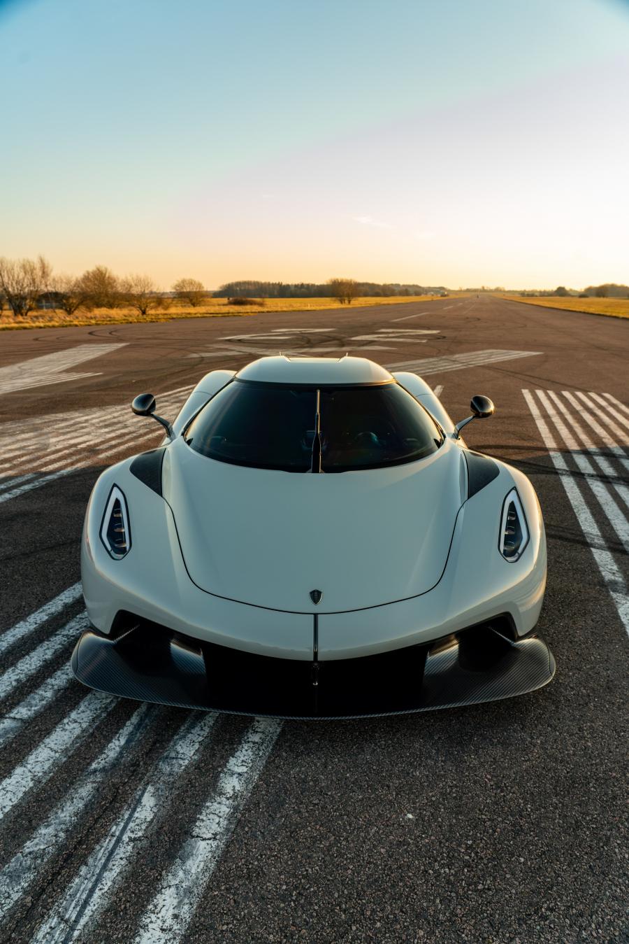 Koenigsegg Jesko Absolut 2020 года  (фото 14 из 18)